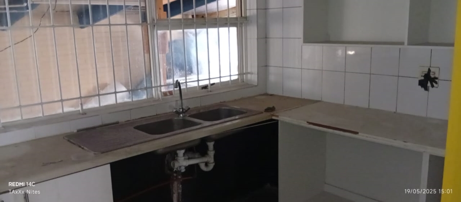 To Let commercial Property for Rent in Salt River Western Cape